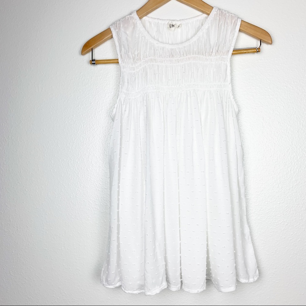 GAP SLEEVELESS BLOUSE